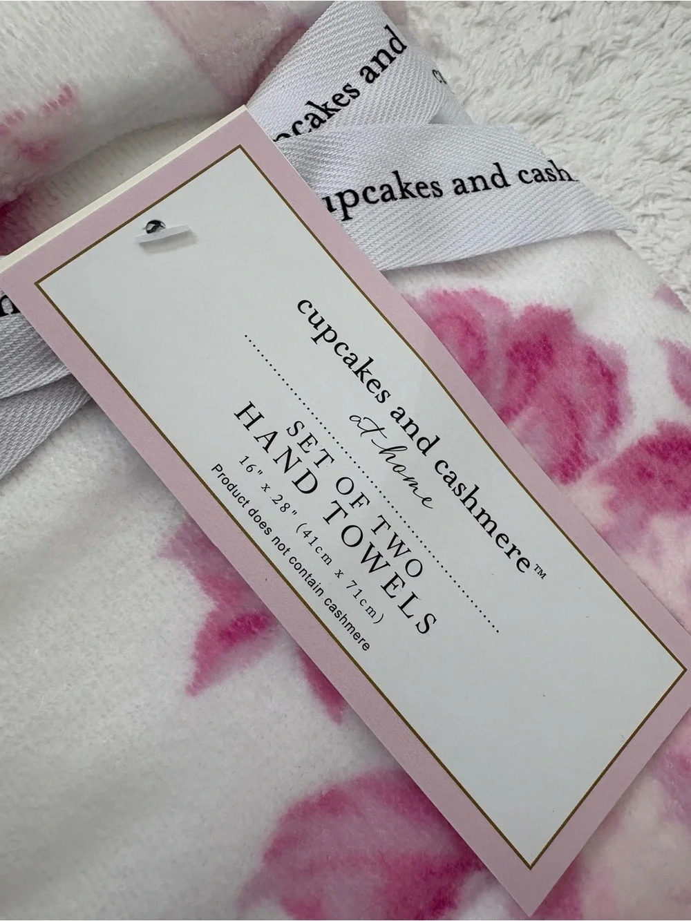 Cupcakes & Cashmere hand towels ~ set of 2! 🌸🎀